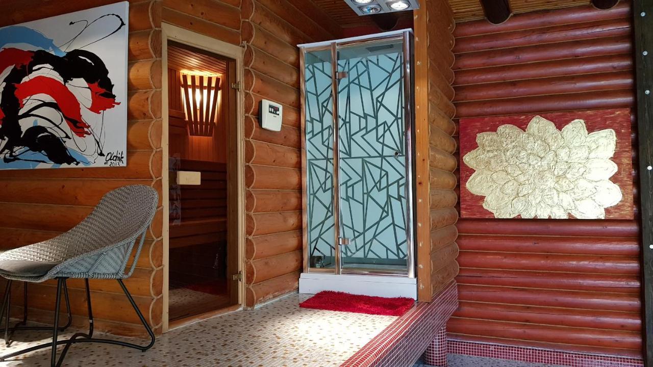 Luxury Villa With Pool And Sauna Czernowitz Exterior foto